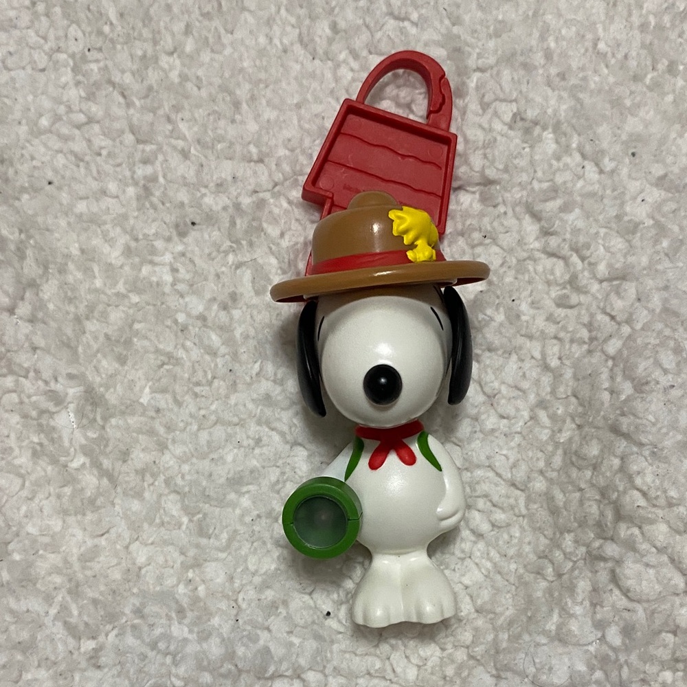 Snoopy Keychain with scout Hat and flashlight 2018 McDonald’s happy meal toy